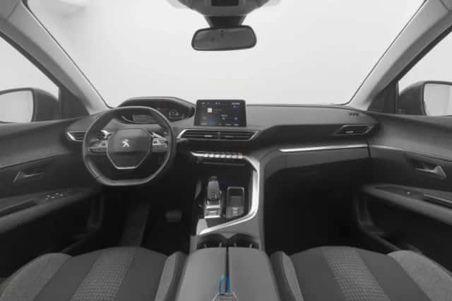 Peugeot 5008 (2022) thumbnail 3