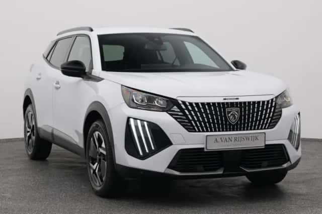 Peugeot 2008 (2023) thumbnail 2