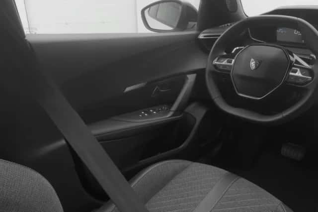 Peugeot 2008 (2023) thumbnail 11