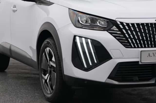 Peugeot 2008 (2023) thumbnail 17
