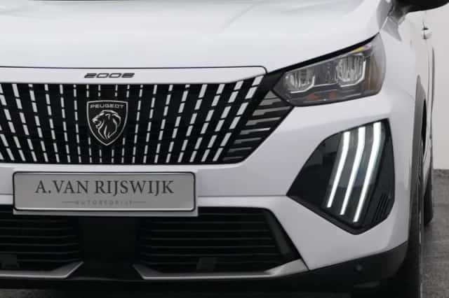 Peugeot 2008 (2023) thumbnail 19