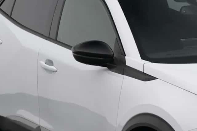 Peugeot 2008 (2023) thumbnail 23