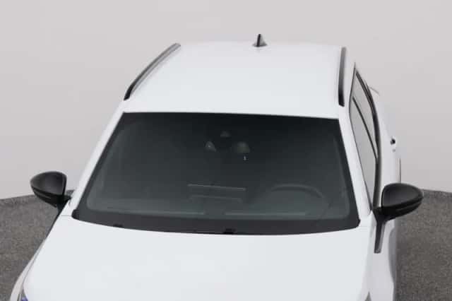 Peugeot 2008 (2023) thumbnail 32