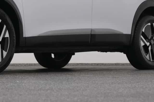 Peugeot 2008 (2023) thumbnail 37