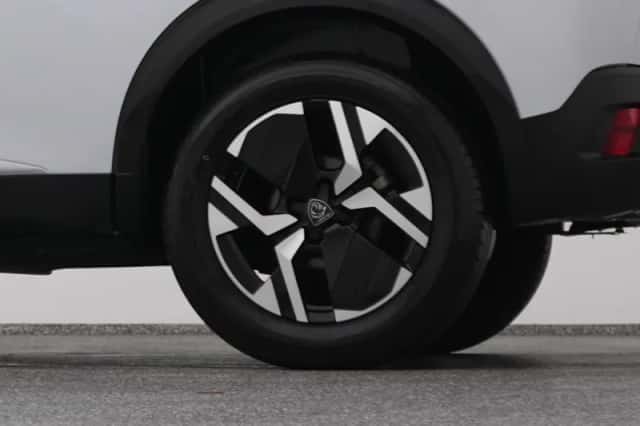 Peugeot 2008 (2023) thumbnail 40