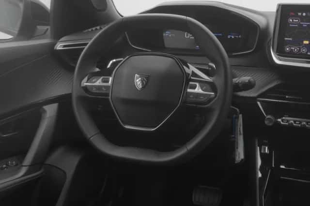Peugeot 2008 (2023) thumbnail 7