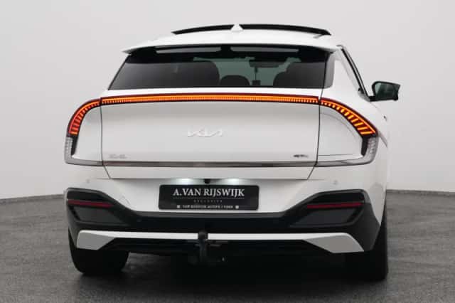 Kia EV6 (2023) thumbnail 11