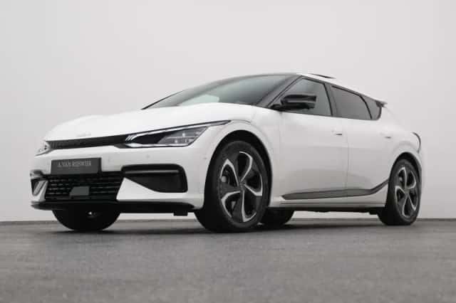 Kia EV6 (2023) thumbnail 16