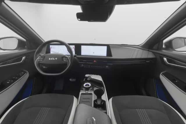 Kia EV6 (2023) thumbnail 3