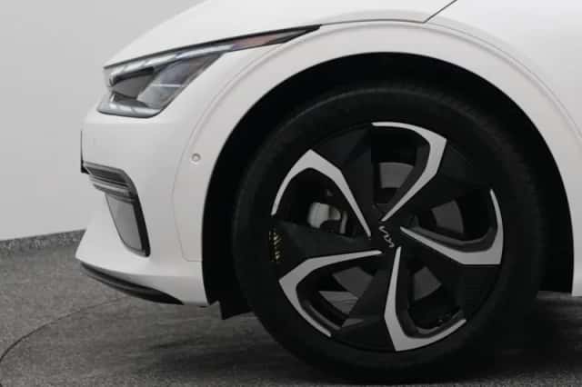 Kia EV6 (2023) thumbnail 21