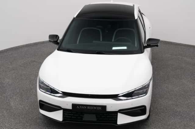 Kia EV6 (2023) thumbnail 26
