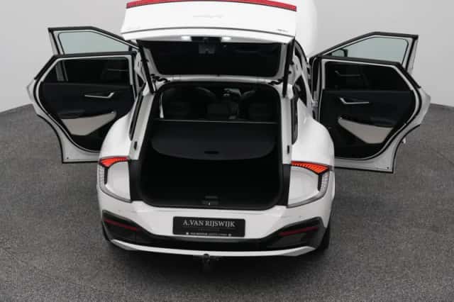 Kia EV6 (2023) thumbnail 29