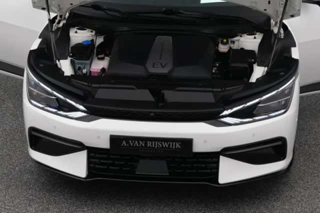 Kia EV6 (2023) thumbnail 31