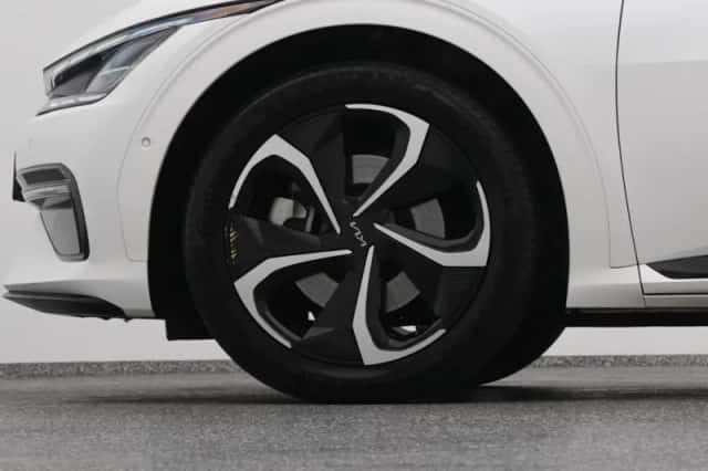 Kia EV6 (2023) thumbnail 39