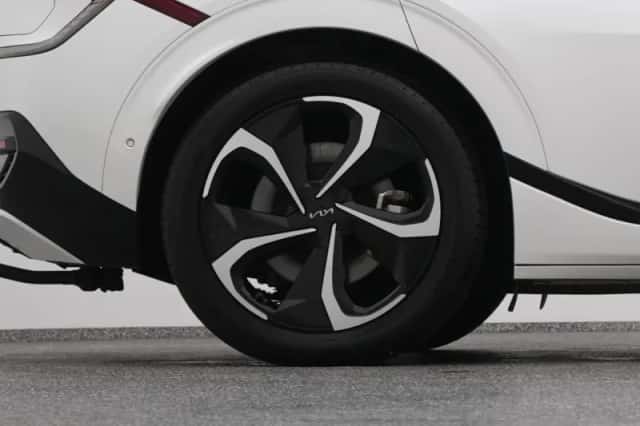 Kia EV6 (2023) thumbnail 41