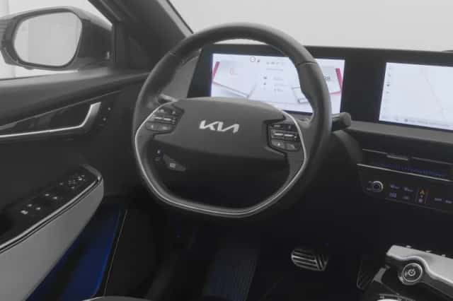 Kia EV6 (2023) thumbnail 8