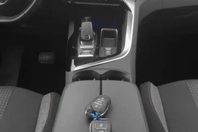 Peugeot 5008 (2021) thumbnail 12
