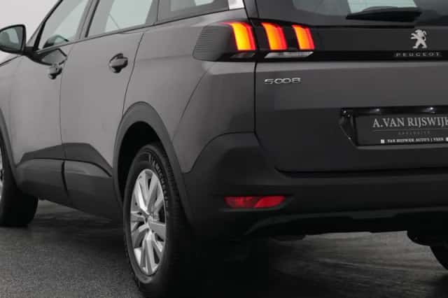 Peugeot 5008 (2022) thumbnail 18
