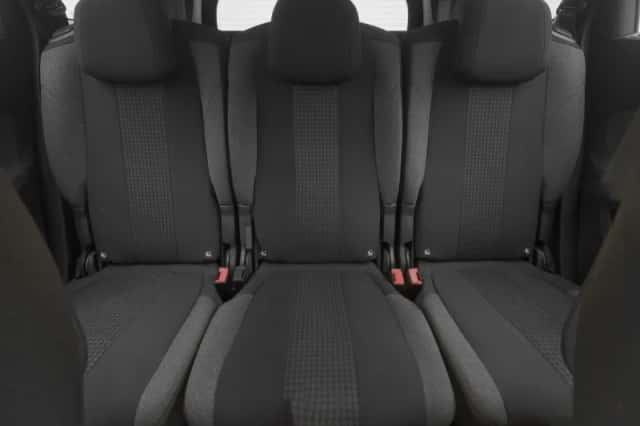 Peugeot 5008 (2022) thumbnail 4