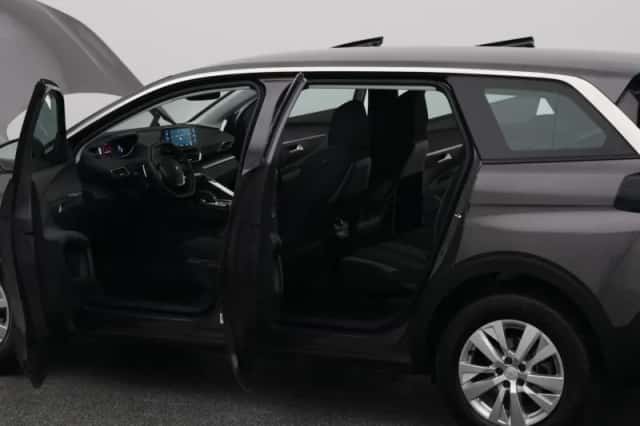 Peugeot 5008 (2022) thumbnail 33