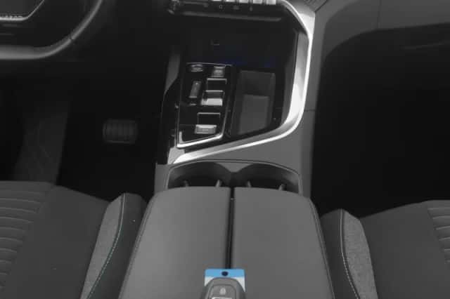 Peugeot 3008 (2023) thumbnail 12