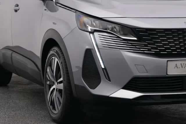Peugeot 3008 (2023) thumbnail 17