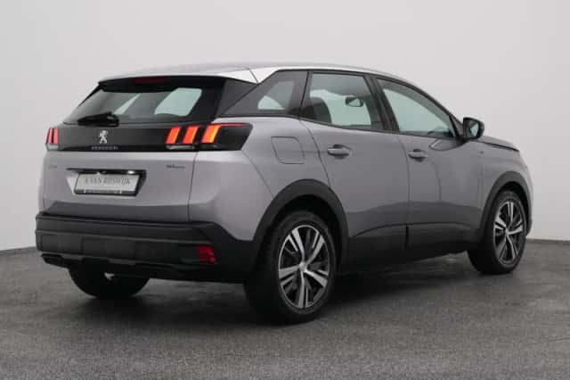 Peugeot 3008 (2023) thumbnail 6