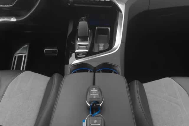 Peugeot 3008 (2021) thumbnail 12