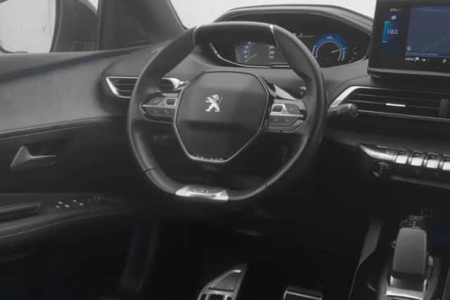 Peugeot 3008 (2021) thumbnail 7