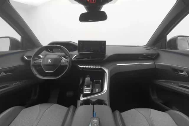 Peugeot 3008 (2023) thumbnail 3