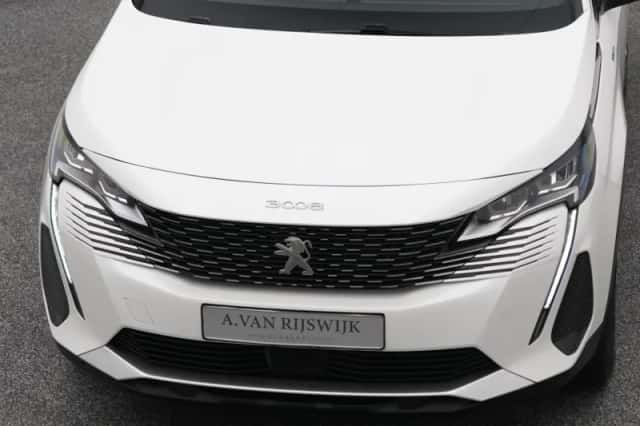 Peugeot 3008 (2023) thumbnail 30