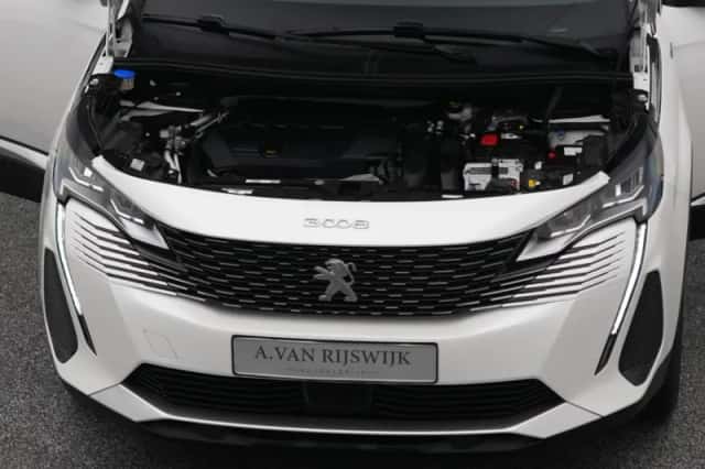 Peugeot 3008 (2023) thumbnail 31
