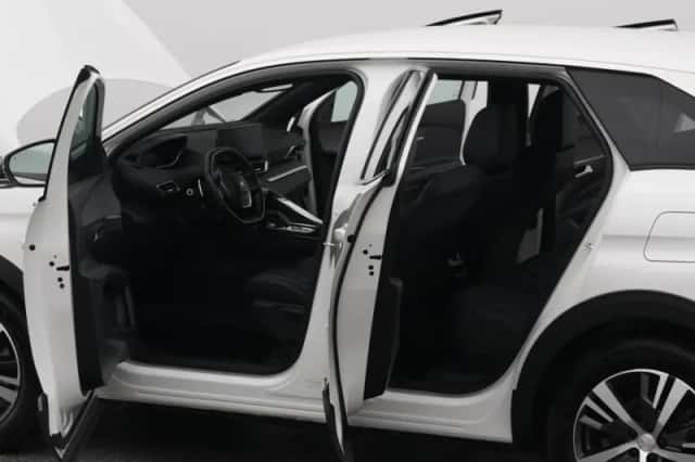 Peugeot 3008 (2023) thumbnail 33