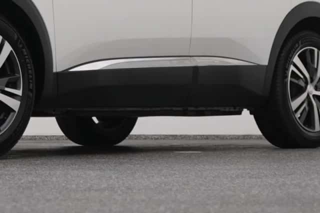Peugeot 3008 (2023) thumbnail 37