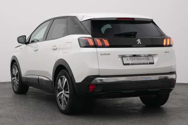Peugeot 3008 (2023) thumbnail 5