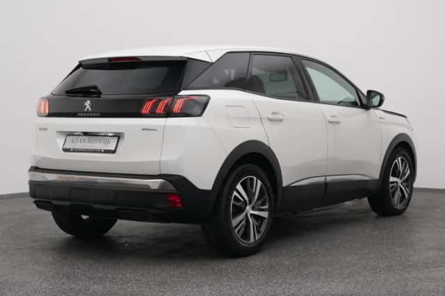 Peugeot 3008 (2023) thumbnail 6