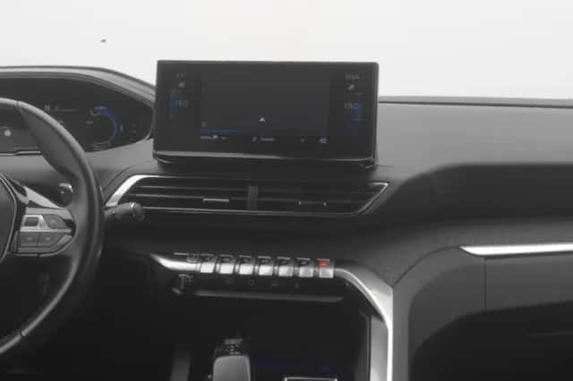 Peugeot 3008 (2023) thumbnail 8