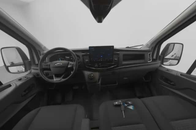 Ford E-Transit (2023) thumbnail 3