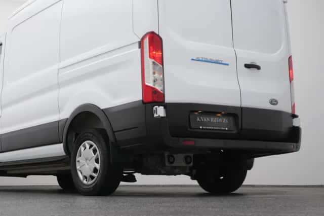 Ford E-Transit (2023) thumbnail 23