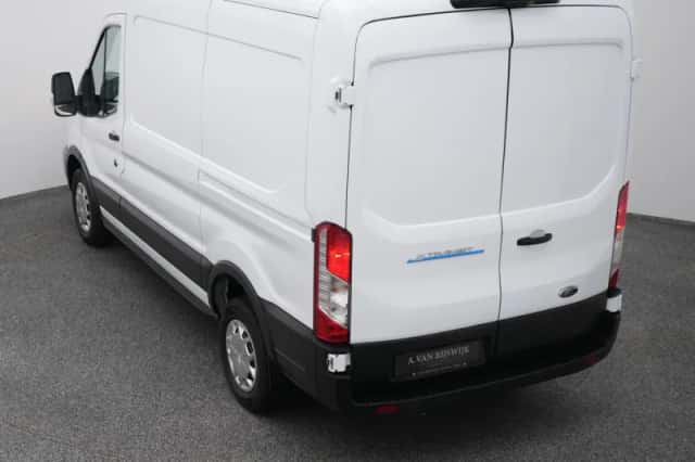 Ford E-Transit (2023) thumbnail 26