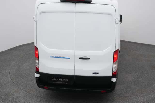 Ford E-Transit (2023) thumbnail 29