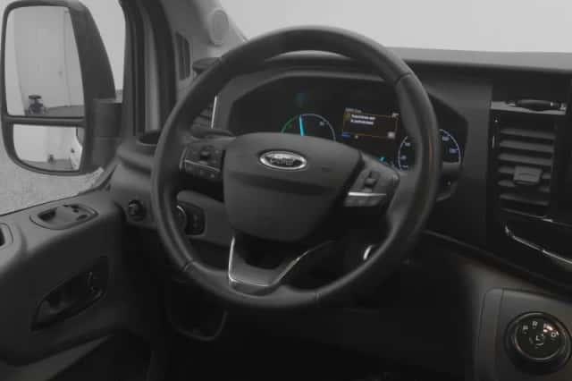 Ford E-Transit (2023) thumbnail 8