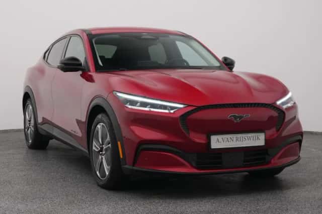 Ford Mustang (2024) thumbnail 2