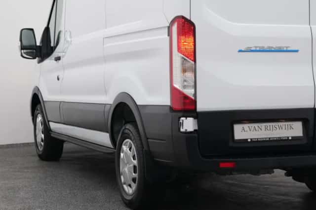 Ford E-Transit (2023) thumbnail 19