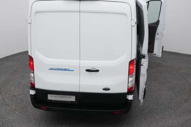 Ford E-Transit (2023) thumbnail 30