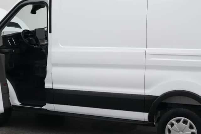 Ford E-Transit (2023) thumbnail 34