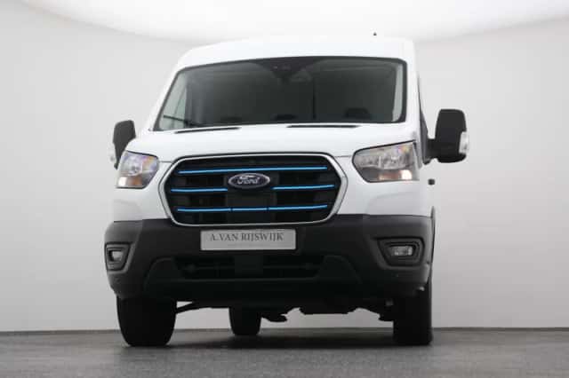 Ford E-Transit (2023) thumbnail 36
