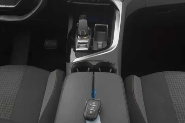 Peugeot 5008 (2021) thumbnail 12