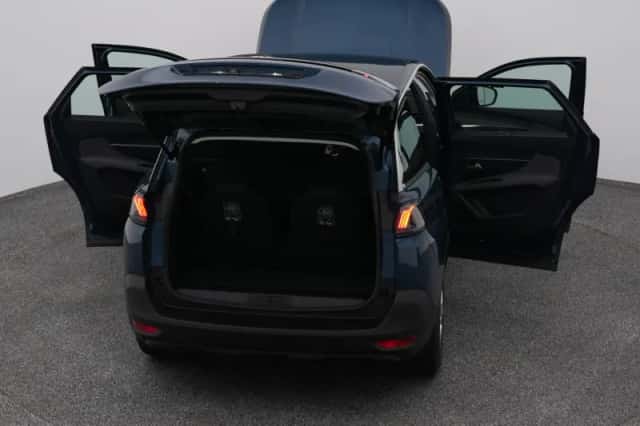 Peugeot 5008 (2021) thumbnail 29