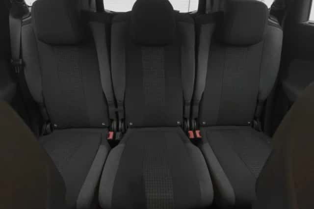 Peugeot 5008 (2021) thumbnail 4